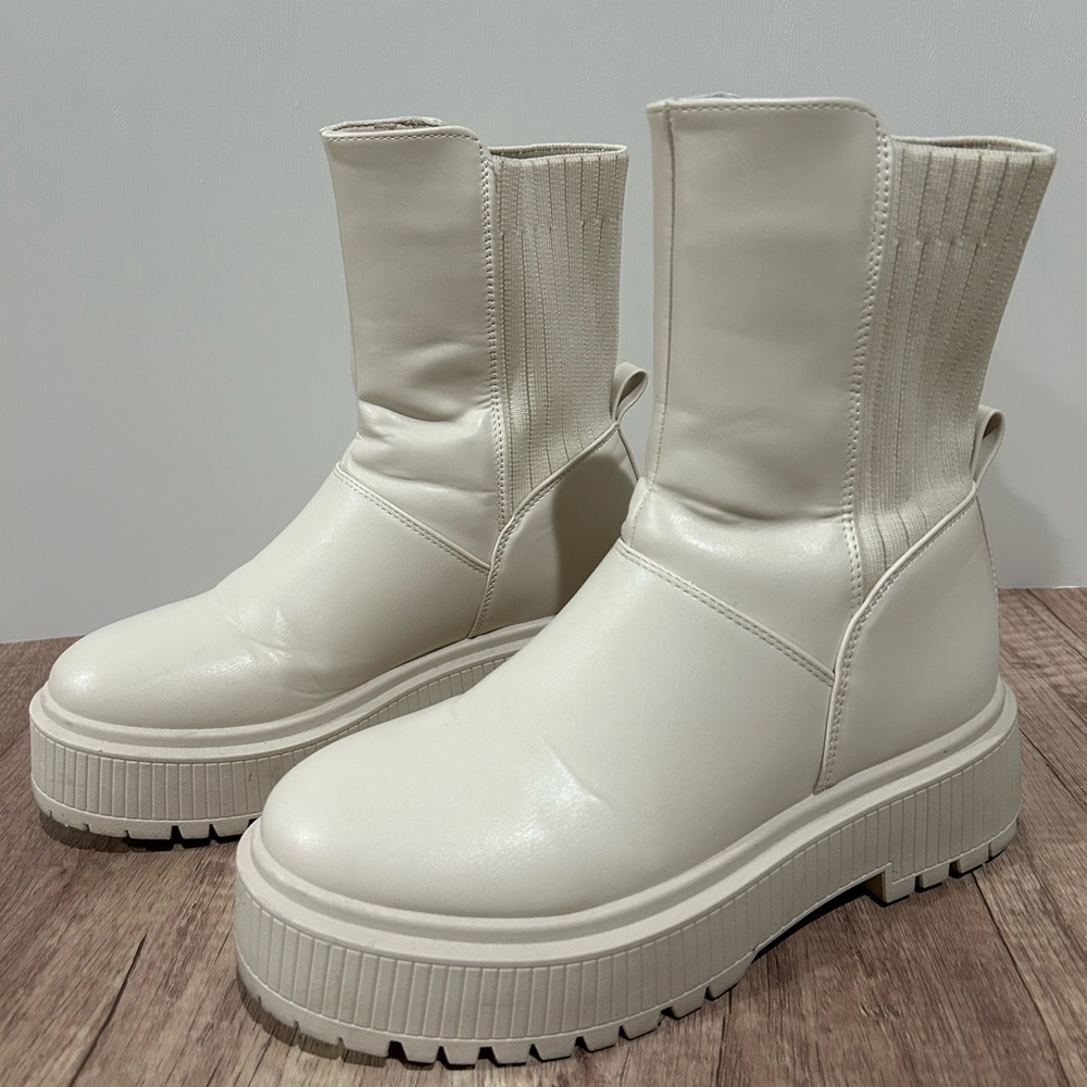 Pink Lily Quipid Cream Combat Boots
